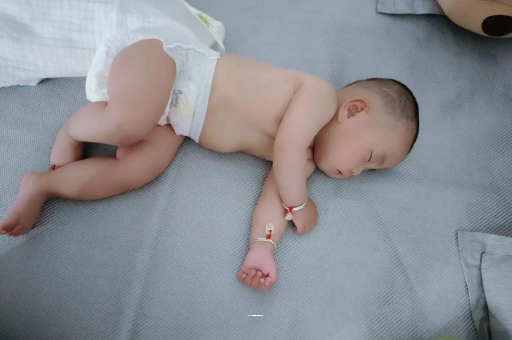 通许几个月宝宝会抬头